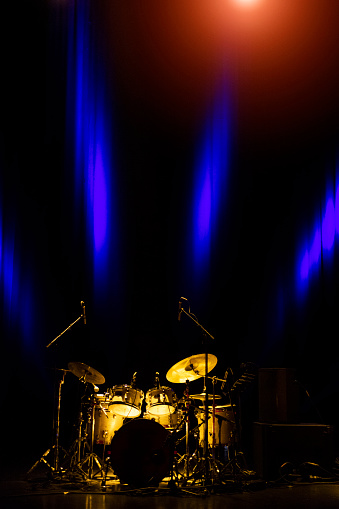 drum kite on stage