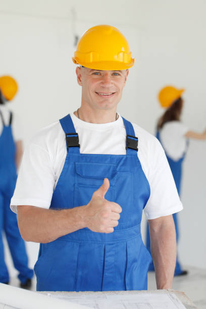 istock Workman gives thumbs up 1033854194