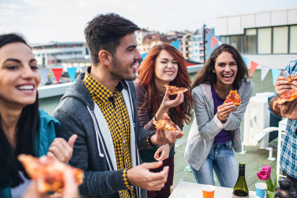 istock Pizza party on the roof 1033935966