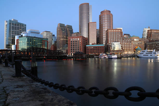 istock Downtown Boston Skyline at Dawn 1033962778