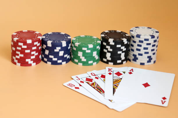 What is the best strategy for playing Texas Hold’em?