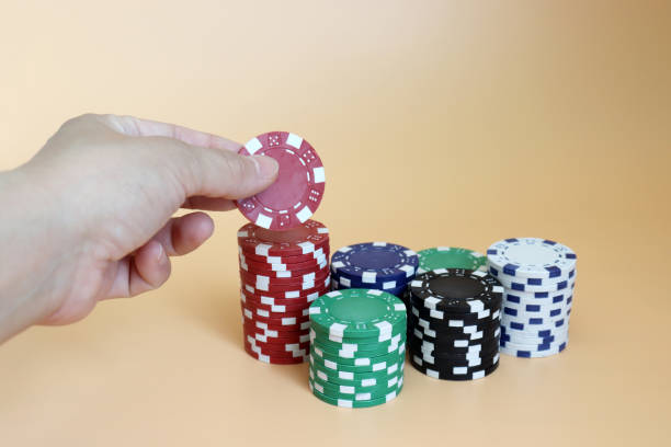 What are the best strategies for playing Texas Hold’em?