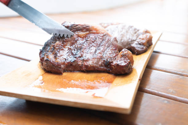 ブラジリアンバーベキュー - picanha beef meat rare ストックフォトと画像