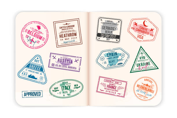 現実的なパスポート ビザのスタンプのページ。カスタムのビザ切手と外国のパスポートをオープン - passport passport stamp usa travel点のイラスト素材／クリップアート素材／マンガ素材／アイコン素材