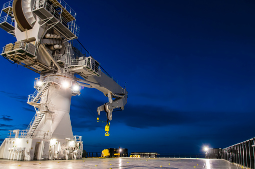 Knuckle jib crane type for heavy 250 tonnes lifting mount aboard offshore vessel