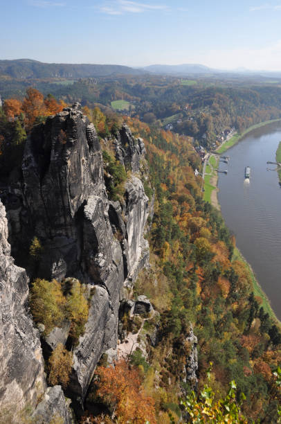 widok z bastei - elbe fluss zdjęcia i obrazy z banku zdjęć