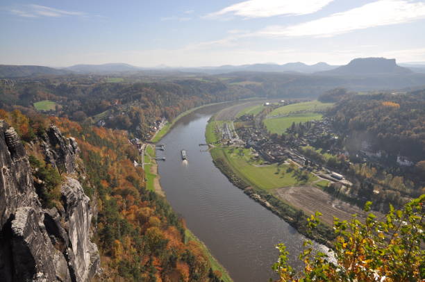 widok z bastei - elbe fluss zdjęcia i obrazy z banku zdjęć