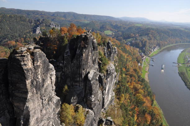 widok z bastei - elbe fluss zdjęcia i obrazy z banku zdjęć