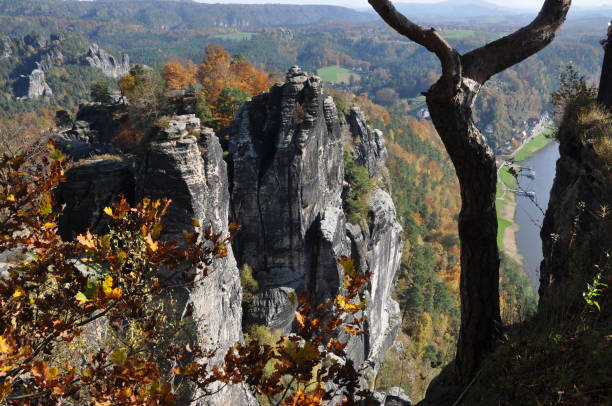 widok z bastei - elbe fluss zdjęcia i obrazy z banku zdjęć