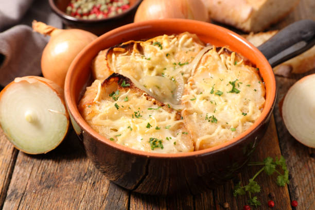 istock bowl of onion soup and cheese 1035038526