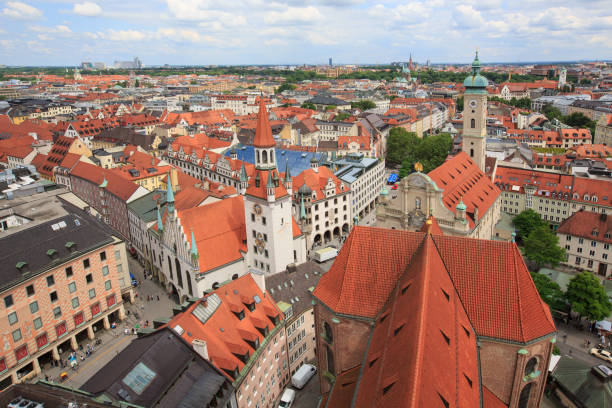 istock Town Hall in Marienplatz, Munich, Germany 1035081056
