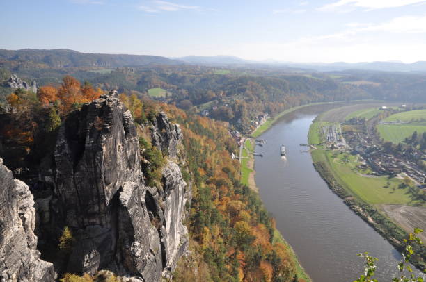 widok z bastei - elbe fluss zdjęcia i obrazy z banku zdjęć