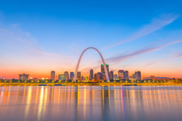 istock St. Louis, Missouri, USA Skyline 1035099308