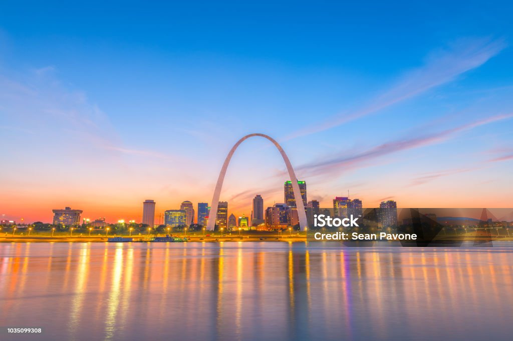St. Louis, Missouri, USA Skyline St. Louis, Missouri, USA downtown cityscape with the arch and courthouse at dusk. St. Louis - Missouri Stock Photo