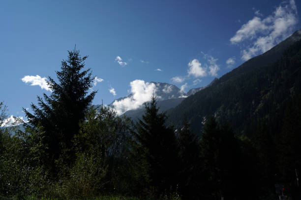 istock Mountains in the fog 1035114366