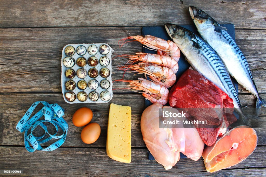 Alimentos Saludables De Origen Animal Sobre Fondo De Madera Vieja Concepto De Nutrición Adecuada Vista Superior La Endecha Plana Foto de stock y más banco de imágenes de Huevo - Comida básica - Alimentos Saludables De Origen Animal Sobre Fondo De Madera Vieja Concepto De Nutrición Adecuada Vista Superior La Endecha Plana Foto de stock y más banco de imágenes de Huevo - Comida básica -