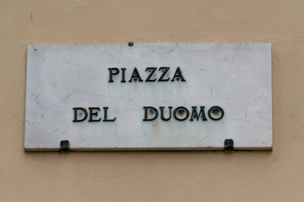 флоренс пьяцца дель дуомо знак - renaissance florence italy piazza duomo italy стоковые фото и изображения
