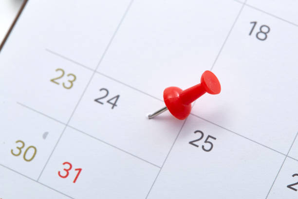 istock Calendar December 24 Christmas Eve With red pin 1035488334