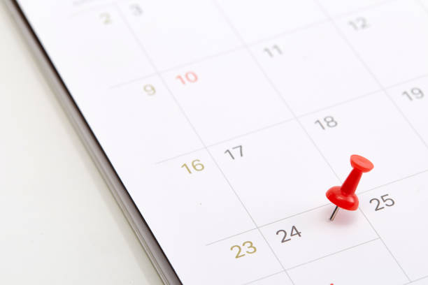 istock Calendar December 24 Christmas Eve With red pin 1035488406