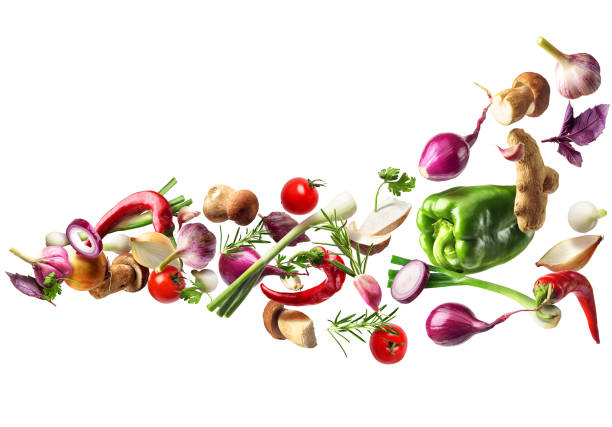 空飛ぶ野菜は、白い背景で隔離。健康的な栄養 - salad freshness white vegetable ストックフォトと画像
