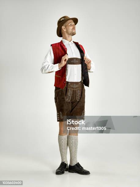 Portrait Von Oktoberfest Mann Bayerische Tracht Stockfoto und mehr Bilder von Deutschland - Deutschland, Deutsche Kultur, Männer