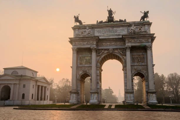 istock Arch of Peace at dawn 1035639492