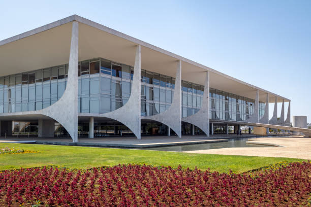 palais de planalto le lieu de travail officiel du président brésilien - brasilia, distrito federal, brésil - building exterior president government building famous place photos et images de collection