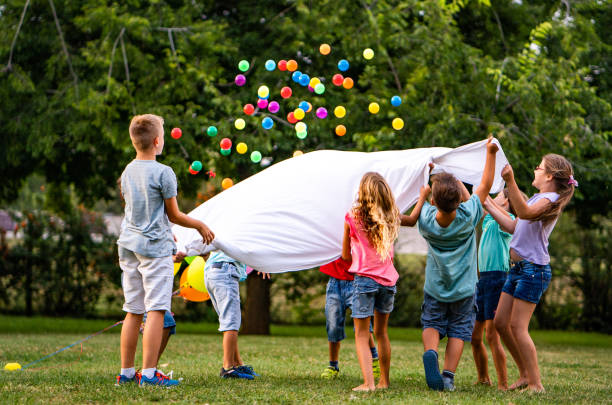 fiesta de cumpleaños - ball horizontal outdoors childhood fotografías e imágenes de stock