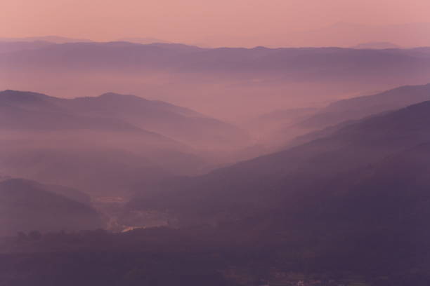 istock Mountain ranges and sea of ​​clouds 1035924306