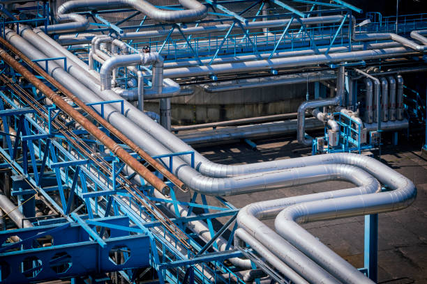 Steel pipelines in the Refinery