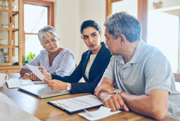 istock She has all the financial answers they seek 1036079774