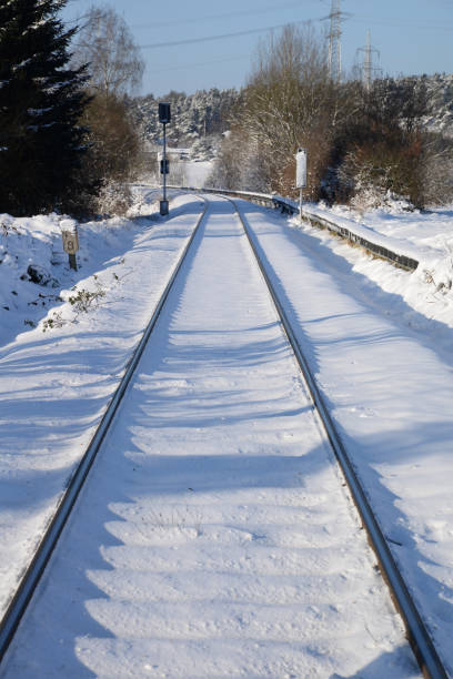 철도 라인 겨울 - eisenbahn 뉴스 사진 이미지