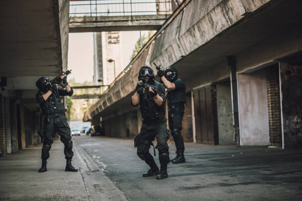 istock Special police team in action 1036235300