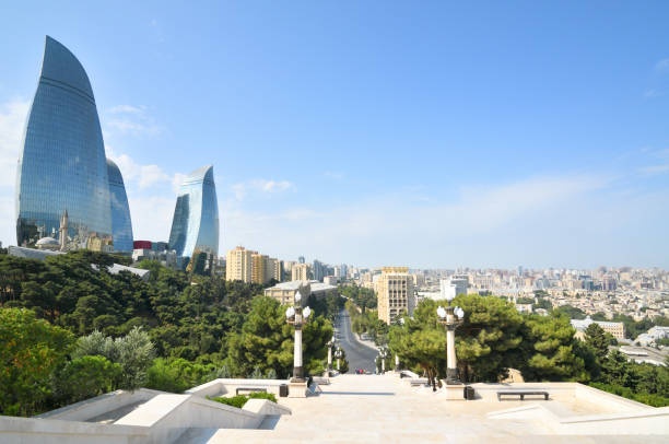 Baku,panoramic view from the mountain park 09 september 2018.Baku,Azerbaijan.Baku is the capital of the Republic of Azerbaijan, the largest industrial, economic and scientific and technical center of Transcaucasia, as well as the largest port on the Caspian Sea and the largest city in the Caucasus baku national park stock pictures, royalty-free photos & images
