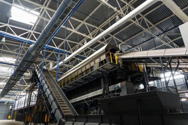 istock Central conveyor of the waste sorting plant. 1036328406