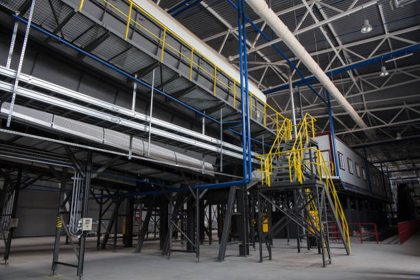 istock Central conveyor of the waste sorting plant. 1036328564
