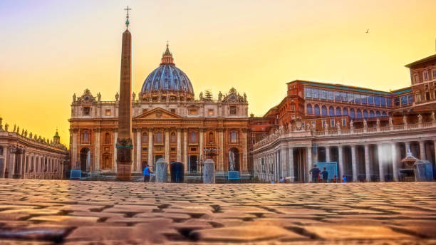 rom italien 23.06.2017 san peter platz bei blick auf den sonnenuntergang eckig - vatican stock-fotos und bilder