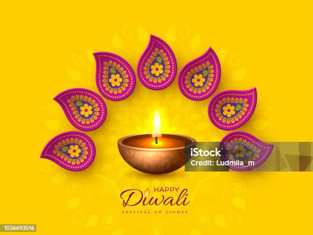 Diwali Festival Feriendesign Mit Papier Schneiden Stil Der Indischen Rangoli Und Diya Öllampe Lila Farbe Auf Gelbem Hintergrund Vektorillustration Stock Vektor Art und mehr Bilder von Diwali