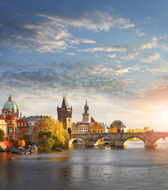 vltava river and charles bridge in prague - prague imagens e fotografias de stock