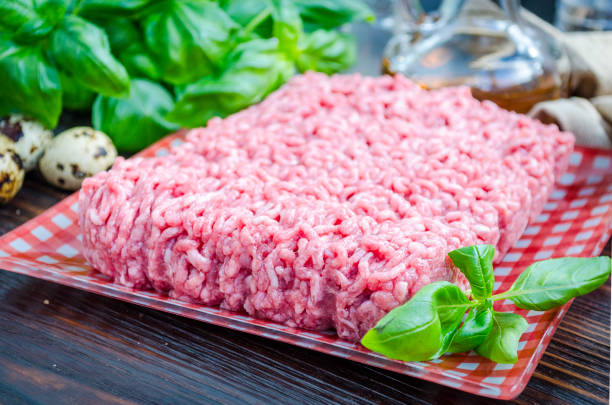 carne fresca à terra em carne picada - sirloin steak top sirloin onion food state - fotografias e filmes do acervo