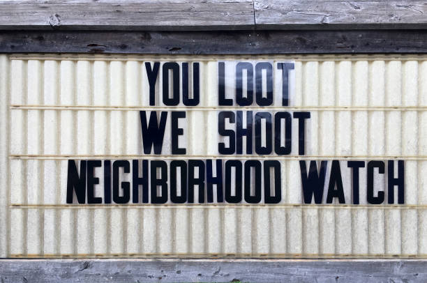 istock Loot We’ll Shoot Warning Sign for Hurricane Florence 2018 1036986138