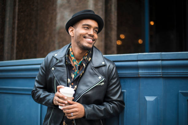 selamat tersenyum pria afrika amerika. - jaket kulit foto potret stok, foto, & gambar bebas royalti