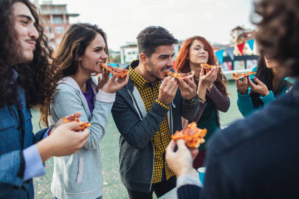 istock Pizza party on the roof 1037091140