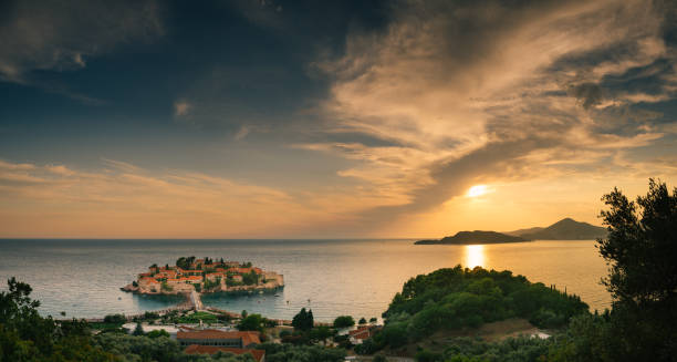 istock Sveti Stefan, Montenegro 1037128314