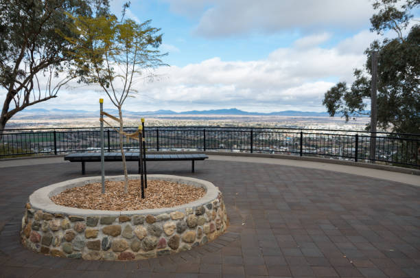 Tamworth Lookout Tamworth from the lookout on the oxley scenic lookout stone bench top view stock pictures, royalty-free photos & images