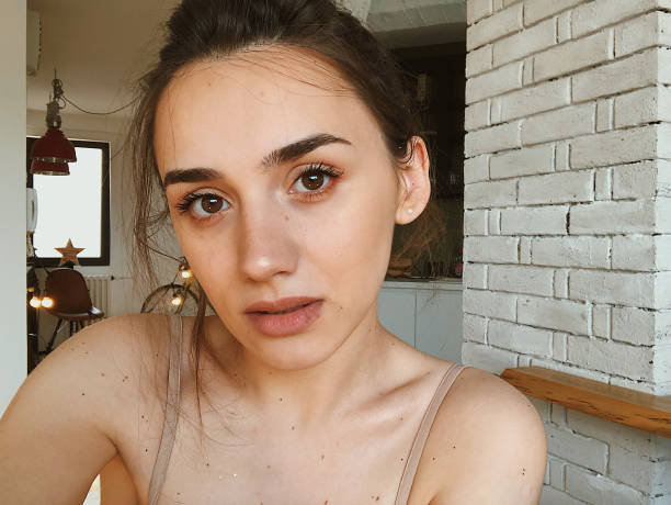 istock Blogger's selfie 1037417390