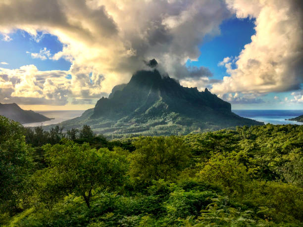 belvedere point mount routui view - sea zen like landscape water imagens e fotografias de stock