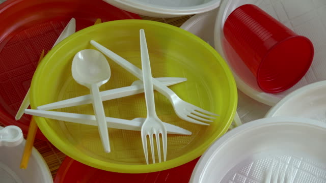 Rotating new colorful plastic disposable tableware