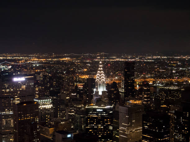 nueva york, estados unidos - 03 de septiembre de 2017: vista de manhattan con noche - new york city new york state manhattan night fotografías e imágenes de stock