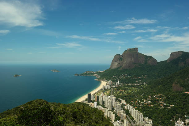 widok na wybrzeże rio de janeiro - gavea mountain zdjęcia i obrazy z banku zdjęć